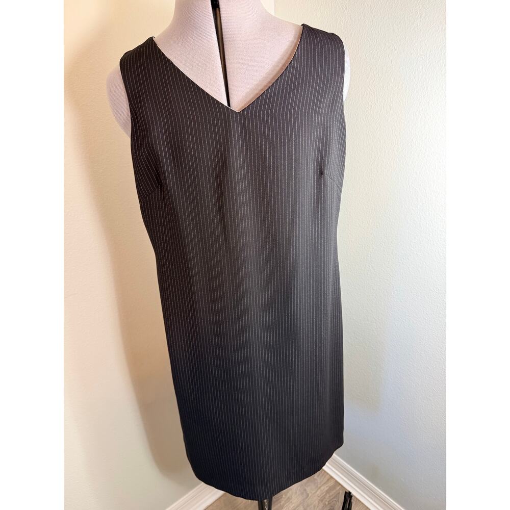 Danny & Nicole NY Black and Metaloc Pinstripe Pattern Sleeveless Dress size 10P